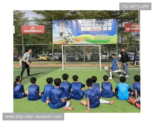 足球俱乐部在青训中推广社会责任教育鼓励球员参与公益提升人格